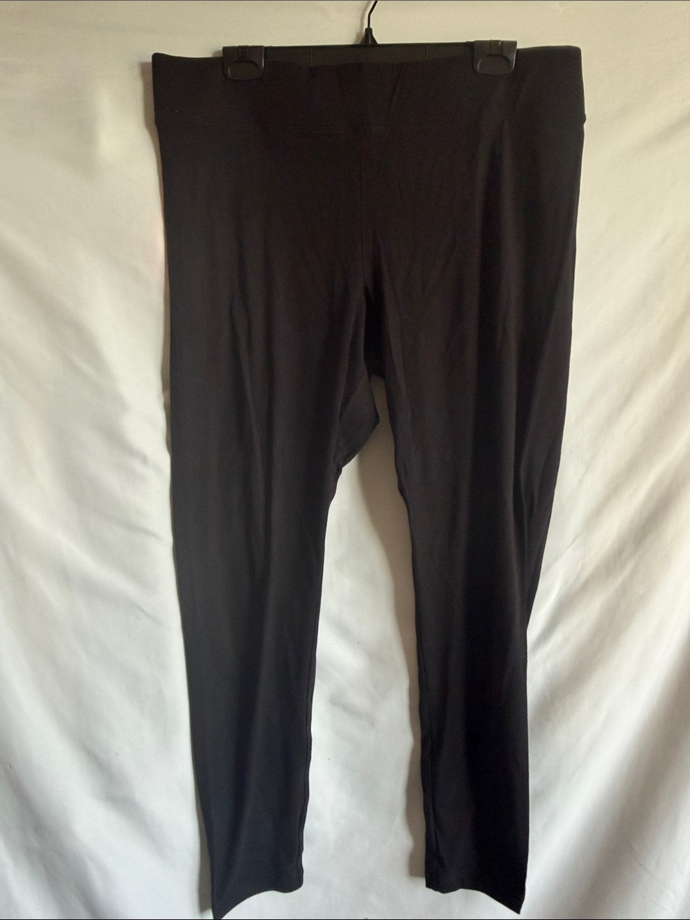 HUE Black Full-Length Leggings